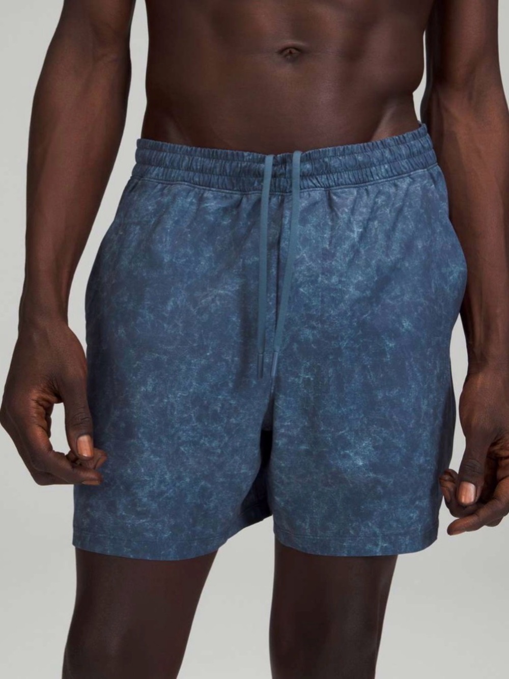 LULULEMON Men's Pace Breaker Shorts Gravel Dust Iron Blue Size Small 7”
